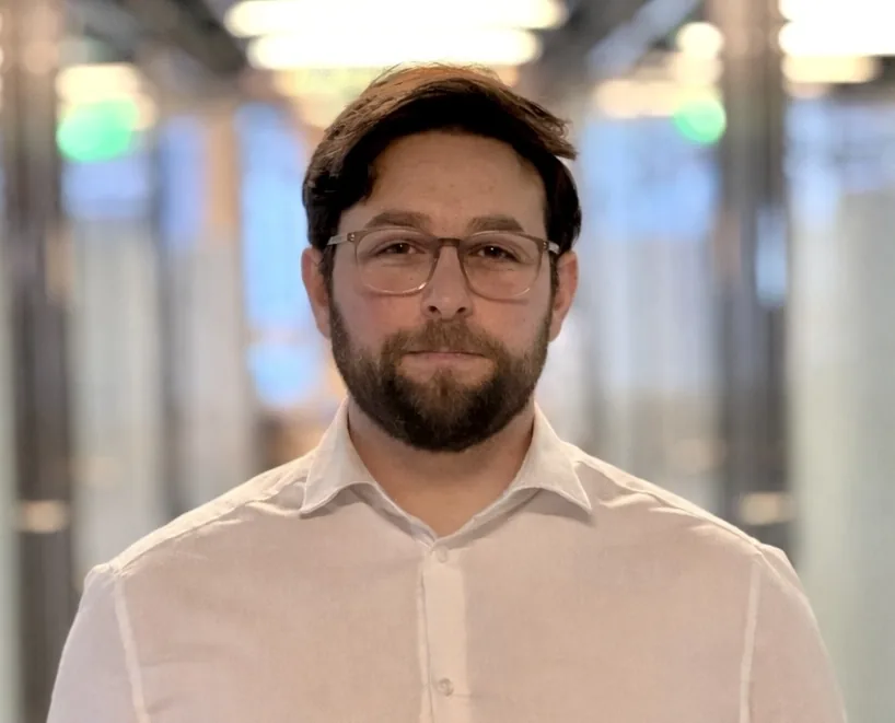 Ferhan Osseili, Strategie & Governance Spezialist